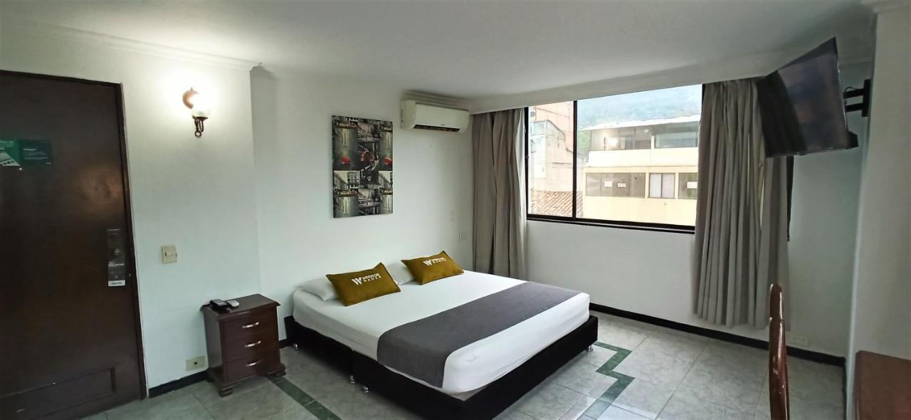 Hotel Windsor Plaza - Downtown Cali Esterno foto