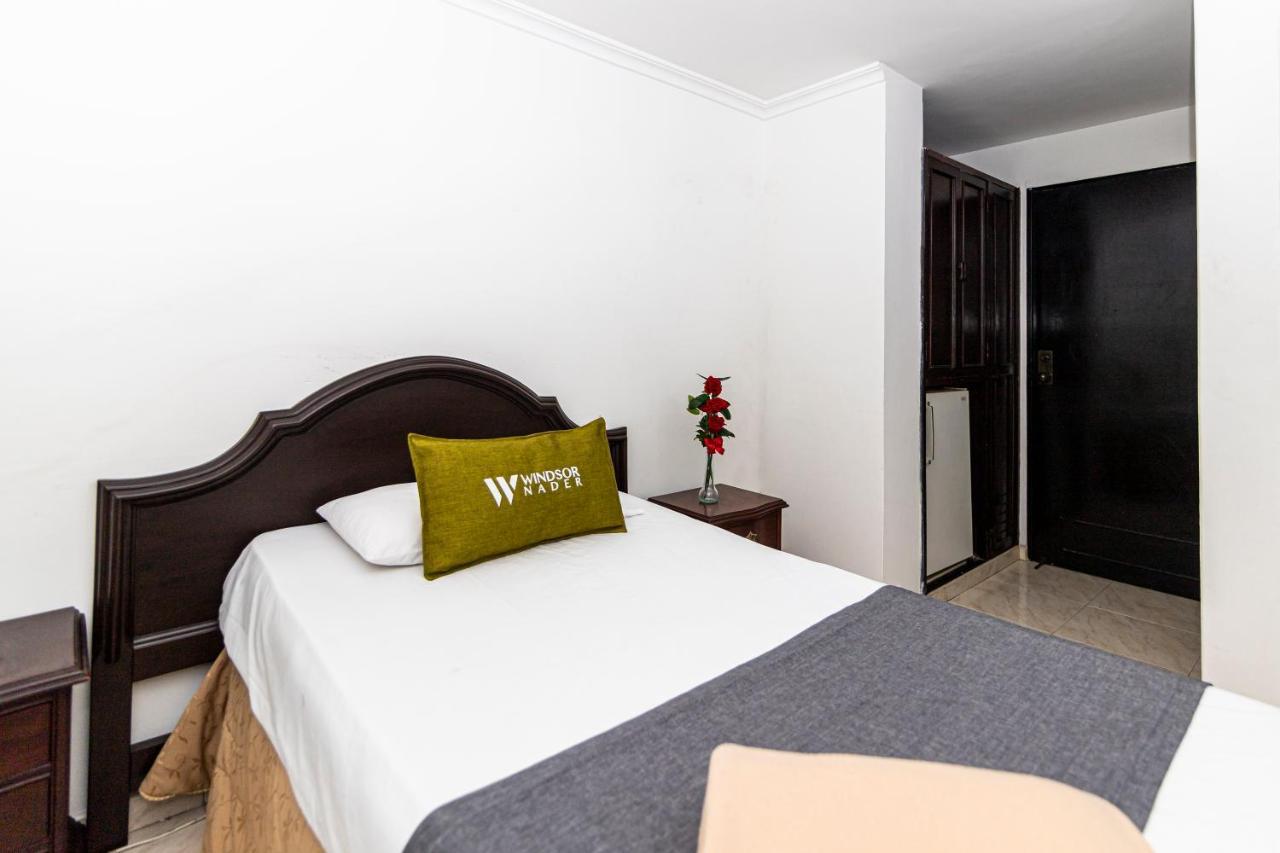 Hotel Windsor Plaza - Downtown Cali Esterno foto