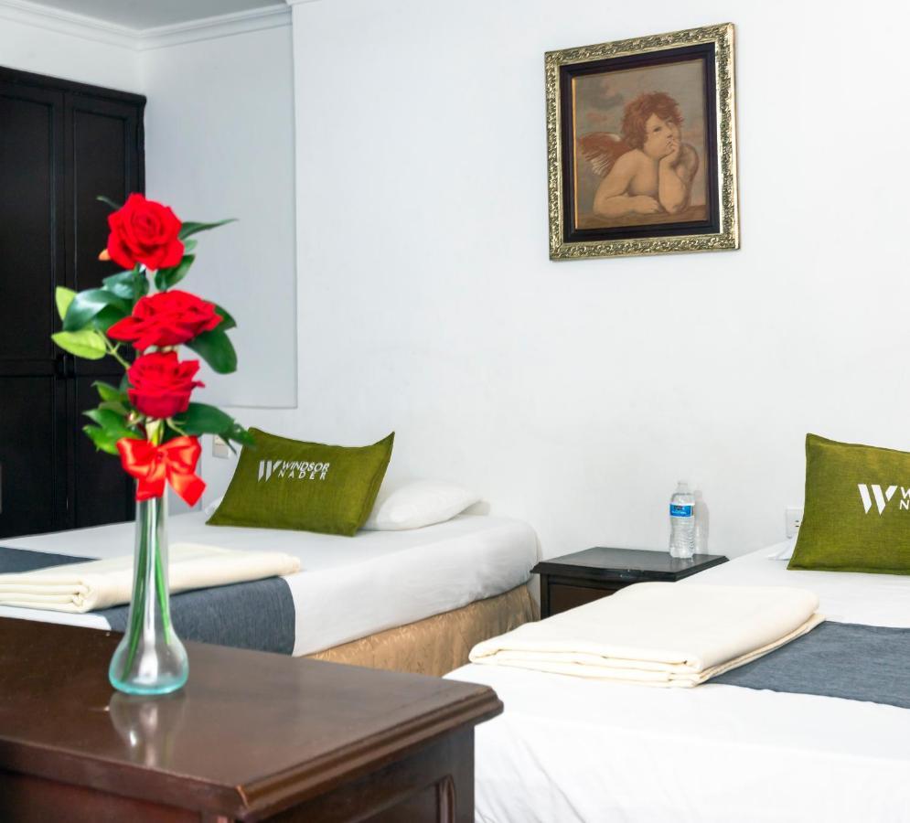 Hotel Windsor Plaza - Downtown Cali Esterno foto