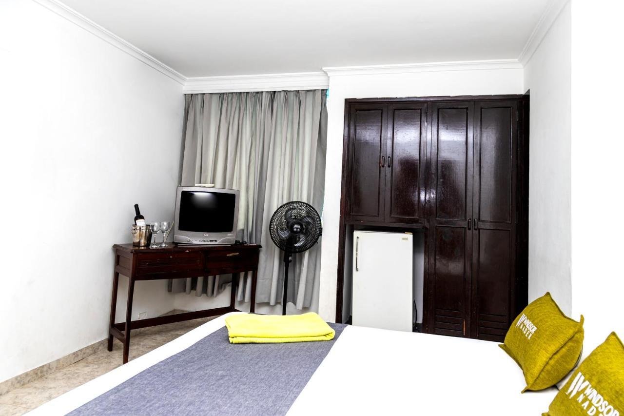 Hotel Windsor Plaza - Downtown Cali Esterno foto
