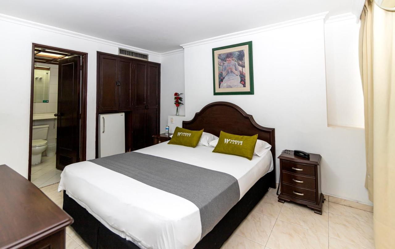 Hotel Windsor Plaza - Downtown Cali Esterno foto
