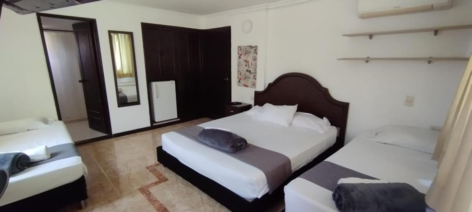 Hotel Windsor Plaza - Downtown Cali Esterno foto