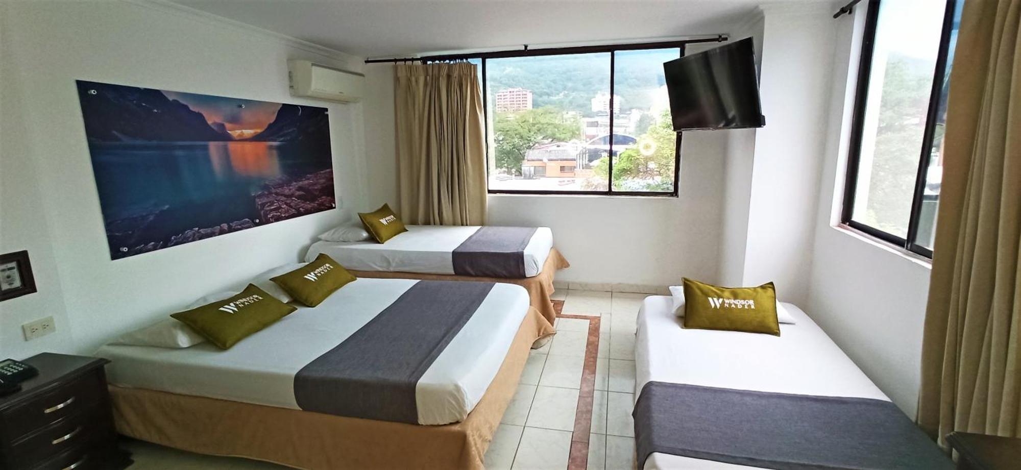 Hotel Windsor Plaza - Downtown Cali Esterno foto